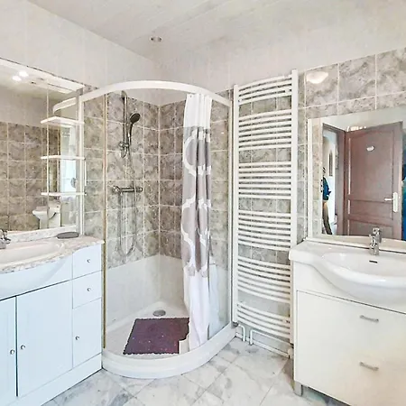 In With Kitchen * Senlecques